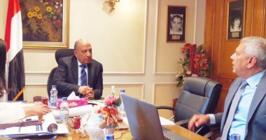 وزير قطاع الأعمال العام يوجه بالاهتمام بالبحث العلمى واتباع أساليب تسويق حديثة