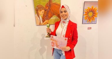 "آية محمد" لم تتمكن من الالتحاق بكلية الفنون فأبهرت الجميع بموهبتها