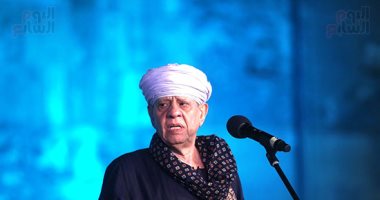 بدء حفل ياسين التهامى بمهرجان القلعة وسط تفاعل كبير من الجمهور.. صور