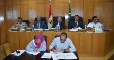 محافظ المنيا: الانتهاء من مشروعات المجمعات الخدمية ضمن "حياة كريمة" قريبا