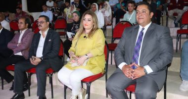 الفنانة نهال عنبر تشارك فى ختام فوج "مبدعون باختلاف" بمعهد إعداد القادة