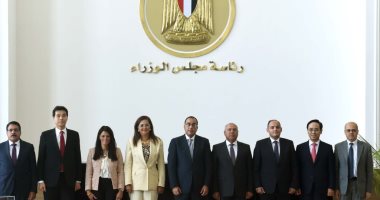رئيس الوزراء يشهد مراسم توقيع عقد تصنيع وتوريد 320 عربة قطار لخطى مترو الأنفاق الثاني والثالث مع اتحاد شركات هيونداي روتيم / نيرك.. مدبولي: خطوة مهمة لتنفيذ توجيهات الرئيس بتوطين الصناعات الثقيلة فى مصر