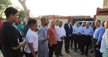 محافظ المنيا يوجه بفحص شكوى أهالى قرية المحرص بملوى لتضررهم من جودة المياه