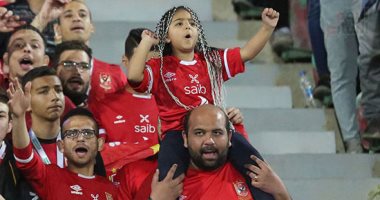 التشجيع مثل الماء.. الأباء يزرعون عشق كرة القدم فى الأبناء