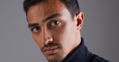 الممثل المصرى الشاب أحمد غزي يشارك فى الموسم الخامس من The Crown