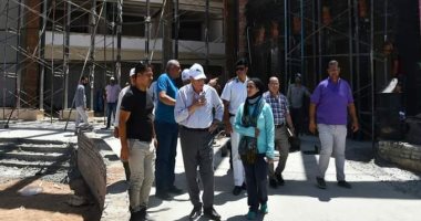 محافظ جنوب سيناء يتابع الأعمال بالمول التجارى ومجمع البنوك بشرم الشيخ