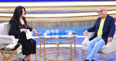 اليوم.. خيرى بشارة فى ضيافة منى الشاذلى