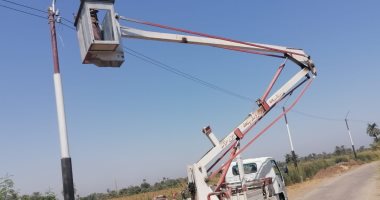 خفض الأحمال الكهربائية بكشافات الإنارة بالطرق الرئيسية بـ 4 مراكز بالمنيا