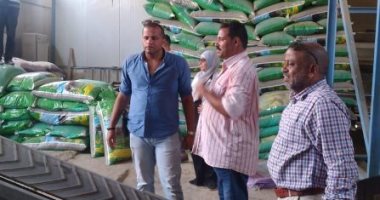 ضبط 1400 شيكارة علف حيواني بمصنع لإنتاج الأعلاف بدون ترخيص في الشرقية