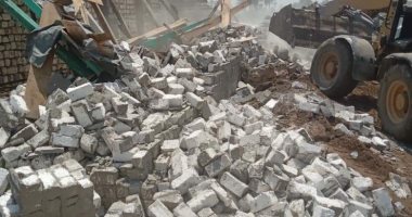 إزالة 160 حالة إشغال طريق  بمدينة الواسطى شمال بنى سويف