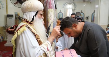 الكنيسة ترسم شمامسة فى عيد السيدة العذراء بطما بمحافظة سوهاج.. صور