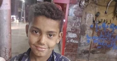 مصرع طفل أسفل عجلات سيارة ميكروباص أثناء إصلاح كاوتش السيارة