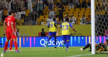 النصر يستهل مشواره في الدوري السعودي بالفوز على الوحدة.. فيديو