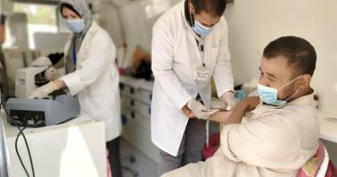 حياة كريمة فى المنيا.. علاج وفحص 6 آلاف مواطن بـ4 قوافل طبية مجانا.. صور