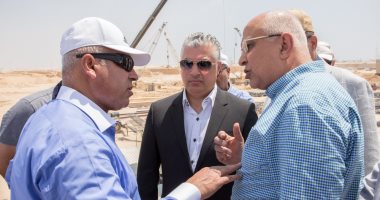 وزير النقل ورئيس المنطقة الاقتصادية يتابعان تنفيذ مشروع تطوير ميناء العين السخنة