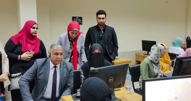 نائب رئيس جامعة الأزهر يتابع اختبارات القدرات بمعهد التمريض