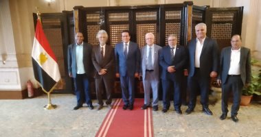 "الأطباء": وزير الصحة أكد انتظار قانون المسؤولية الطبية لمناقشة البرلمان