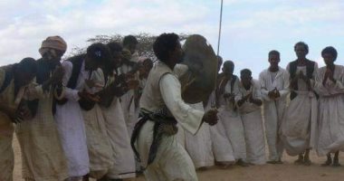 "الباسنكوب" آلة الفرح والعشق عند قبائل البجا جنوب البحر الأحمر.. تعرف عليها