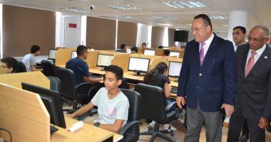 رئيس جامعة الإسكندرية يشهد أعمال امتحانات المبادرة الرئاسية "أشبال مصر الرقمية"
