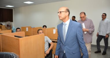 رئيس جامعة أسيوط يتابع اختبارات مبادرة "أشبال مصر الرقمية" بمشاركة 460 طالبا