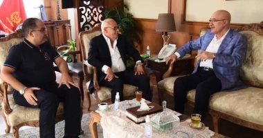محافظ بورسعيد يلتقى رئيس اللجنة المعينة لإدارة النادى المصرى ويشيد بجهوده