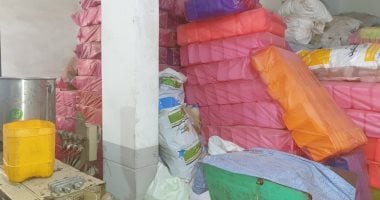 التحفظ على 4 أطنان لبن بودرة وحلوى منتهية الصلاحية داخل مصنع بالإسكندرية
