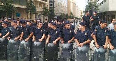 العالم هذا الصباح.. أكثر من 6 ملايين ناخب يشاركون بانتخابات رئاسة النمسا أكتوبر.. المفوضية الأوروبية مستعدة لاستثمار 9 مليارات يورو في اقتصادات غرب البلقان.. والشرطة اللبنانية تسيطر على فوضى نزلاء سجن رومية