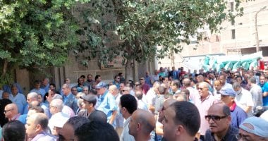 أهالى طنطا يشيعون النائب السابق جلال عواره إلى مثواه الأخير..أزمة قلبية مفاجئة تنهى حياته بعمر الـ50..برمز الأسد حصل على مقعد بالبرلمان بعد جوله الإعادة 2016..شارك مناقشات قانون تنظيم الإعلام ونقابة الإعلاميين 