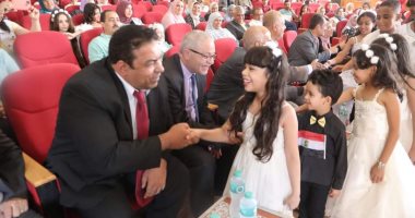 وكيل تعليم الوادى الجديد يكرم أوائل المحافظة بالشهادات التعليمية العامة