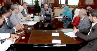 محافظ بنى سويف: معاينة شكوى بعض أهالى الحكامنة بسبب تسريب مياه أسفل 8 منازل