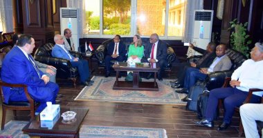 محافظ الأقصر يستقبل وفد من حكومة مدغشقر لبحث سبل التعاون المشترك 
