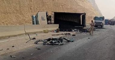 مصرع شخص وإصابة 2 آخرين إثر انقلاب سيارة بمنطقة الصف