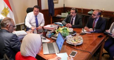 وزير الصحة يتابع تطور مؤشرات العمل بالاستراتيجية القومية للسكان والتنمية
