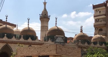 مساجد لها تاريخ.. مسجد الزنفلة أحد أهم وأقدم مساجد الغربية.. عمرة أكثر من 1000 عام وبداخله منبر أثرى مصنوع من العاج وضريحان وقباب مميزة.. وصعد على منبره العديد من المشايخ والمشاهير.. صور