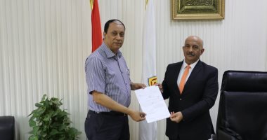 عماد عبد الرازق وكيلاً لكلية الآداب الزقازيق
