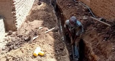 حياة كريمة.. البدء فى توصيل الغاز الطبيعى للكرنك بأسوان