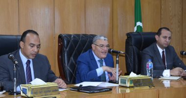محافظ المنيا يعقد اجتماع لجنة التنمية الاقتصادية المحلية لتعزيز الفرص الاستثمارية