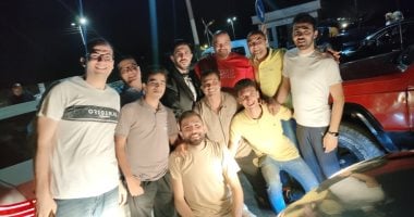 الشراقوة أهل واجب.. شاب يطلب سيارة لزفته ليفاجأ بـ 50 سيارة فارهة و"فرح محصلش".. صور
