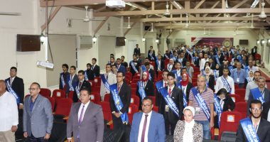عميد كلية الدعوة بجامعة الأزهر يحاور الطلاب حول التحصين من الأفكار المتطرفة