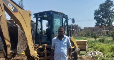 حملات مكثفة لإزالة التعديات على الأراضى الزراعية بالفيوم فى مهدها.. صور