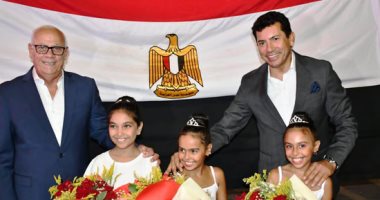 وزير الرياضة ومحافظ بورسعيد يفتتحان بطولة الجمهورية للشركات.. صور