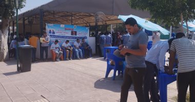 إقبال كبير على الملتقى التوظيفى للشباب في المنيا.. صور