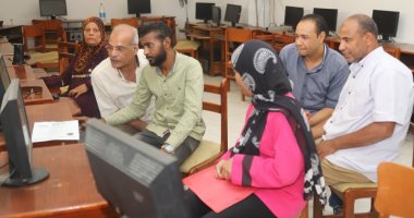 معامل التنسيق الإلكترونى بجامعة جنوب الوادى تستقبل طلاب المرحلة الثالثة