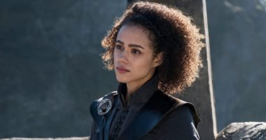 ناتالى إيمانويل: من الطبيعى أن يختلف مشاهدو Game Of Thrones على الموسم الأخير