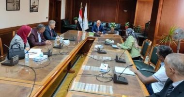 وزير الرى يجتمع مع رئيس هيئة الصرف لمتابعة المشروعات