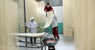 العالم هذا الصباح.. "نودلز صيني" مراحل صناعة وتجفيف المكرونة المجوفة فى بكين.. الأرجنتين تكشف سبب الوفيات والإصابات الغامضة.. حريق يدمر مسجدا شمالى فرنسا والسلطات الأمنية تشتبه بأنه متعمد