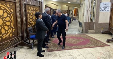 أشرف زكى ومحمد عز ومراد مكرم أول الحضور فى عزاء أمين العسال