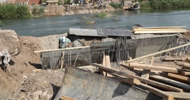 محافظ المنيا يتفقد الأعمال الإنشائية لكوبرى الكفور في مركز مطاى.. صور