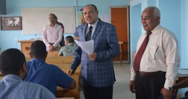 نائب رئيس جامعة الأزهر للوجه القبلى يتفقد امتحانات التصفية بالكليات الشرعية بأسيوط