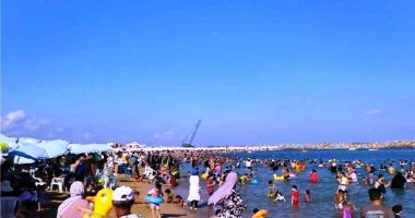 شواطئ القطاع الشرقى بالإسكندرية الأكثر إقبالا من المصطافين.. صور